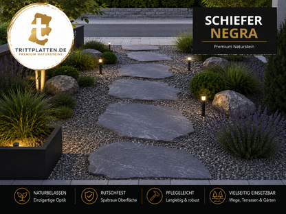 Schiefer Negra Naturstein-Trittplatten als moderner vorgarten im Kies mit stilvoller Gartenbeleuchtung